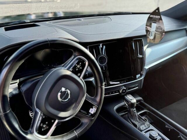 Чорний Вольво В90, об'ємом двигуна 2 л та пробігом 311 тис. км за 23354 $, фото 4 на Automoto.ua