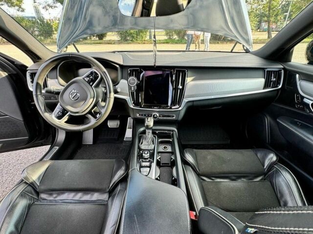 Чорний Вольво В90, об'ємом двигуна 2 л та пробігом 311 тис. км за 23354 $, фото 3 на Automoto.ua