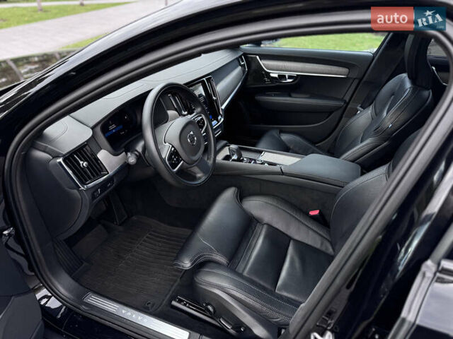 Чорний Вольво В90, об'ємом двигуна 2 л та пробігом 46 тис. км за 52990 $, фото 17 на Automoto.ua