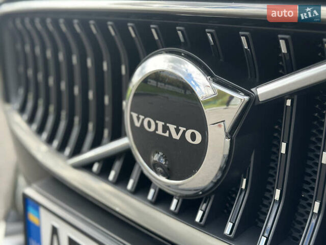 Чорний Вольво В90, об'ємом двигуна 2 л та пробігом 46 тис. км за 52990 $, фото 3 на Automoto.ua