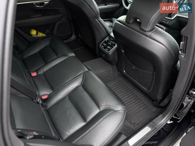 Чорний Вольво В90, об'ємом двигуна 2 л та пробігом 46 тис. км за 52990 $, фото 36 на Automoto.ua