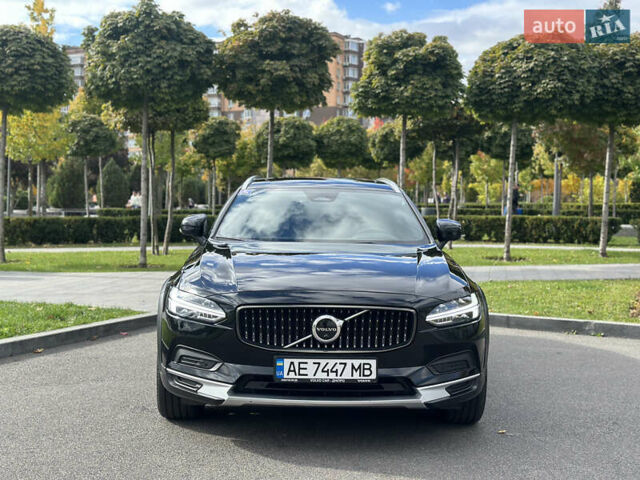 Чорний Вольво В90, об'ємом двигуна 2 л та пробігом 46 тис. км за 52990 $, фото 4 на Automoto.ua