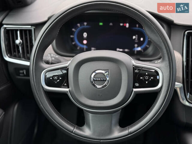 Чорний Вольво В90, об'ємом двигуна 2 л та пробігом 46 тис. км за 52990 $, фото 32 на Automoto.ua