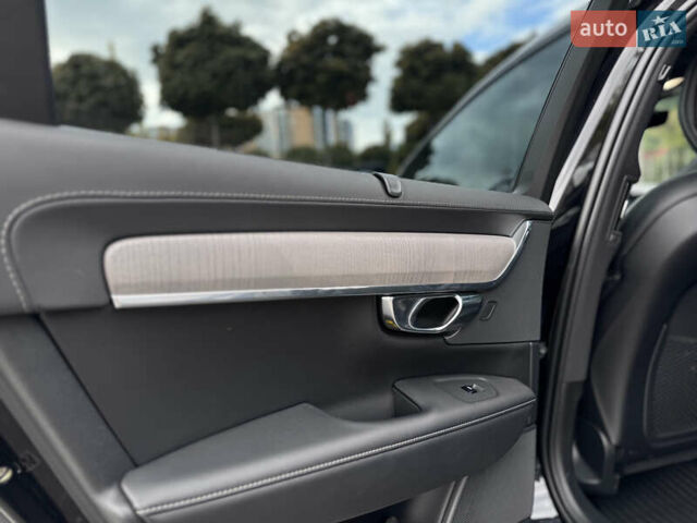 Чорний Вольво В90, об'ємом двигуна 2 л та пробігом 46 тис. км за 52990 $, фото 26 на Automoto.ua