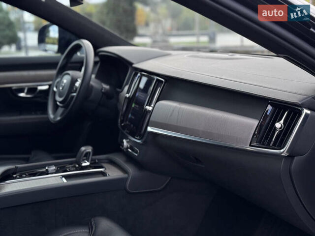 Чорний Вольво В90, об'ємом двигуна 2 л та пробігом 46 тис. км за 52990 $, фото 41 на Automoto.ua