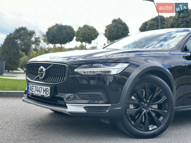 Чорний Вольво В90, об'ємом двигуна 2 л та пробігом 46 тис. км за 52990 $, фото 1 на Automoto.ua