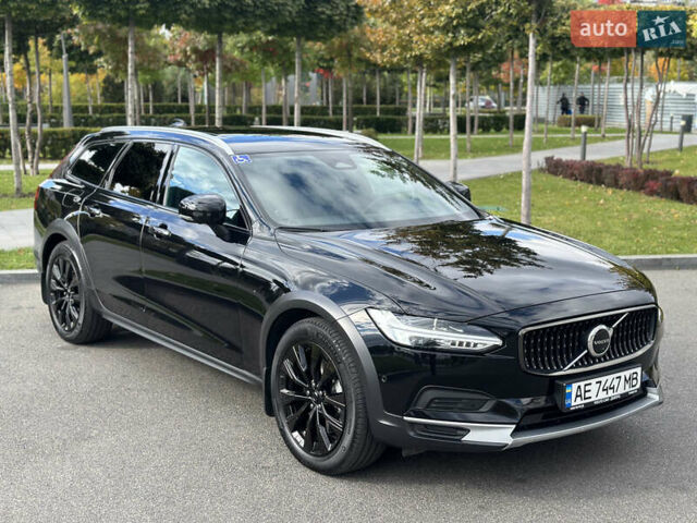 Чорний Вольво В90, об'ємом двигуна 2 л та пробігом 46 тис. км за 52990 $, фото 7 на Automoto.ua