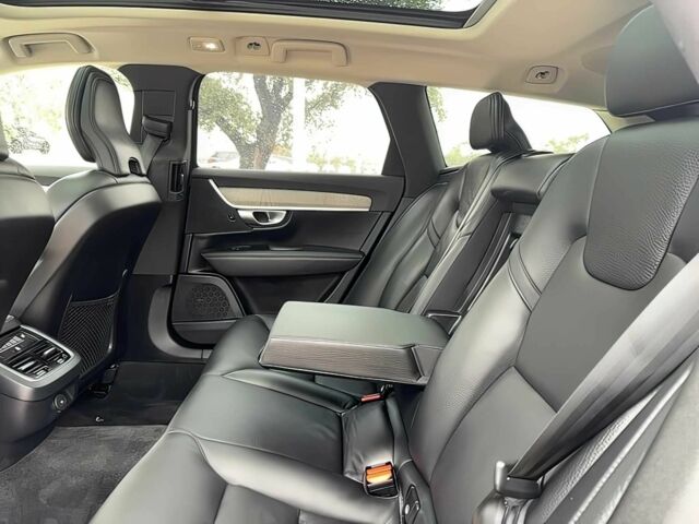 Черный Вольво В90, объемом двигателя 2 л и пробегом 19 тыс. км за 17999 $, фото 12 на Automoto.ua