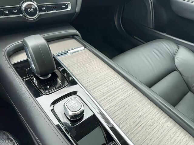 Черный Вольво В90, объемом двигателя 2 л и пробегом 19 тыс. км за 17999 $, фото 11 на Automoto.ua