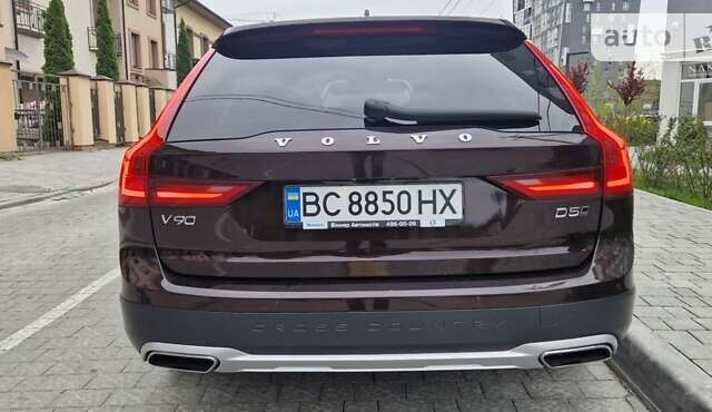 Коричневый Вольво В90, объемом двигателя 1.97 л и пробегом 69 тыс. км за 40500 $, фото 1 на Automoto.ua