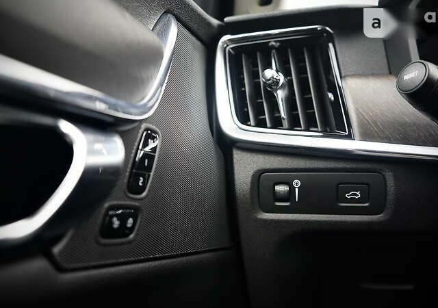 Вольво В90, объемом двигателя 2 л и пробегом 90 тыс. км за 24900 $, фото 21 на Automoto.ua