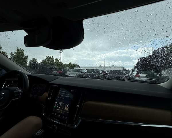 Вольво В90, объемом двигателя 1.97 л и пробегом 250 тыс. км за 17401 $, фото 1 на Automoto.ua