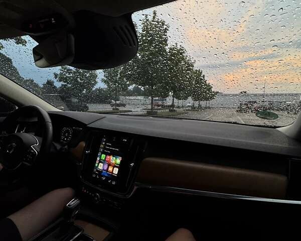 Вольво В90, объемом двигателя 1.97 л и пробегом 250 тыс. км за 17401 $, фото 5 на Automoto.ua