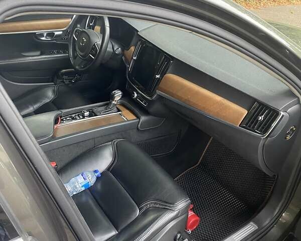 Вольво В90, объемом двигателя 1.97 л и пробегом 250 тыс. км за 17401 $, фото 10 на Automoto.ua