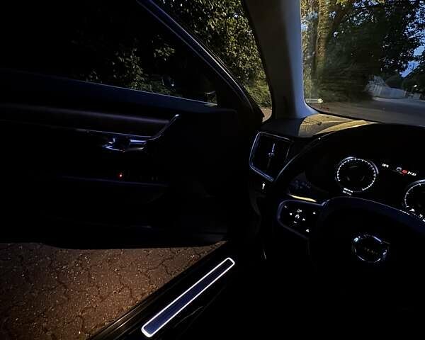 Вольво В90, объемом двигателя 1.97 л и пробегом 250 тыс. км за 17401 $, фото 2 на Automoto.ua