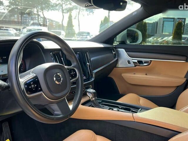 Вольво В90, объемом двигателя 2 л и пробегом 59 тыс. км за 36900 $, фото 9 на Automoto.ua