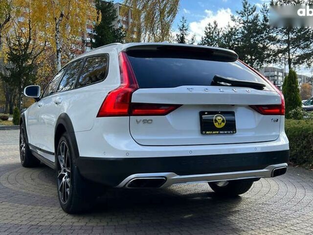 Вольво В90, объемом двигателя 2 л и пробегом 59 тыс. км за 36900 $, фото 4 на Automoto.ua