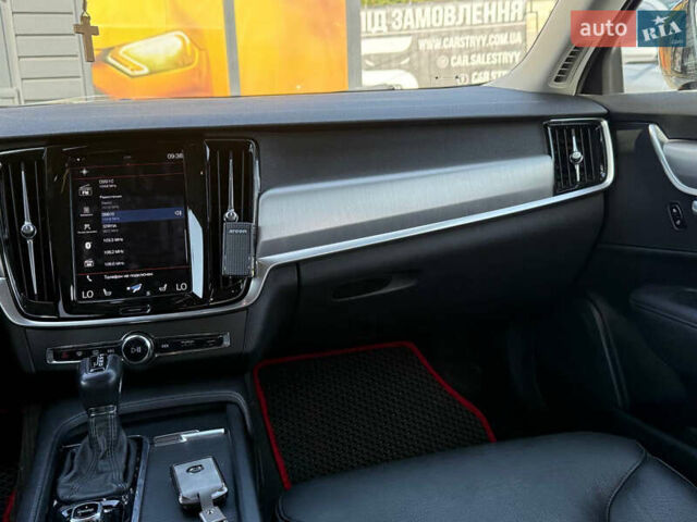 Сірий Вольво В90, об'ємом двигуна 2 л та пробігом 233 тис. км за 23500 $, фото 36 на Automoto.ua