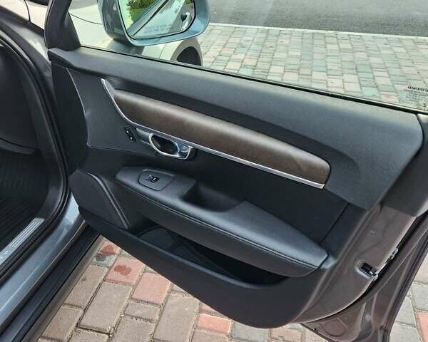 Серый Вольво В90, объемом двигателя 1.97 л и пробегом 167 тыс. км за 23900 $, фото 22 на Automoto.ua