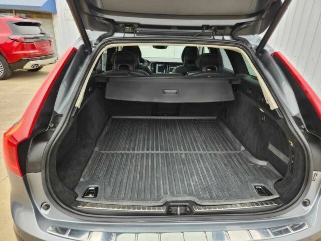 Сірий Вольво В90, об'ємом двигуна 2 л та пробігом 65 тис. км за 2600 $, фото 14 на Automoto.ua