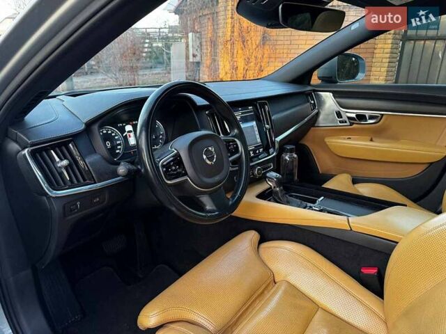 Серый Вольво В90, объемом двигателя 2 л и пробегом 174 тыс. км за 28990 $, фото 16 на Automoto.ua