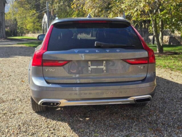 Серый Вольво В90, объемом двигателя 2 л и пробегом 54 тыс. км за 13300 $, фото 4 на Automoto.ua