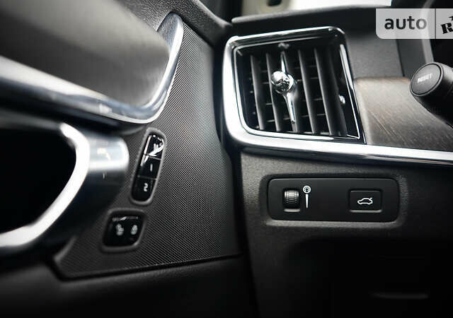 Серый Вольво В90, объемом двигателя 1.97 л и пробегом 90 тыс. км за 24900 $, фото 21 на Automoto.ua