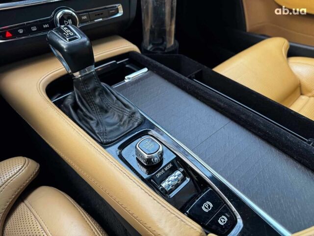 Серый Вольво В90, объемом двигателя 2 л и пробегом 174 тыс. км за 28990 $, фото 28 на Automoto.ua