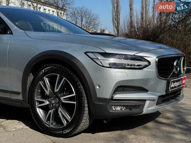 Сірий Вольво В90, об'ємом двигуна 2 л та пробігом 174 тис. км за 24340 $, фото 7 на Automoto.ua