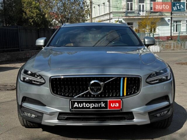 Сірий Вольво В90, об'ємом двигуна 2 л та пробігом 174 тис. км за 24340 $, фото 1 на Automoto.ua