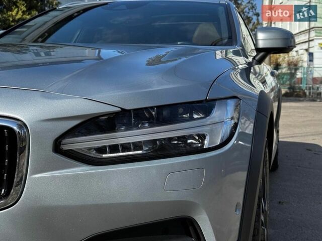 Серый Вольво В90, объемом двигателя 2 л и пробегом 174 тыс. км за 28290 $, фото 4 на Automoto.ua