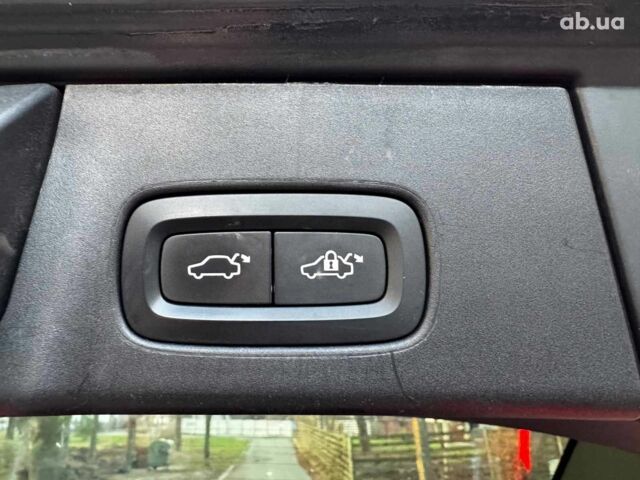 Серый Вольво В90, объемом двигателя 2 л и пробегом 174 тыс. км за 28990 $, фото 38 на Automoto.ua