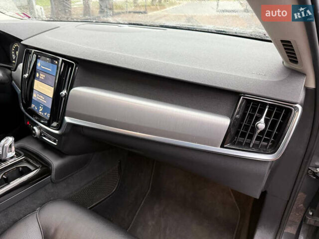 Сірий Вольво В90, об'ємом двигуна 1.97 л та пробігом 230 тис. км за 36500 $, фото 62 на Automoto.ua