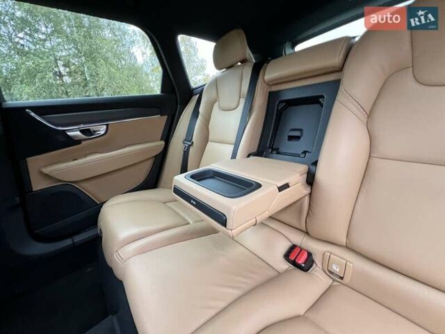 Серый Вольво В90, объемом двигателя 1.97 л и пробегом 107 тыс. км за 31000 $, фото 48 на Automoto.ua