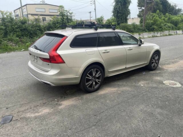 Сірий Вольво В90, об'ємом двигуна 2 л та пробігом 66 тис. км за 10000 $, фото 2 на Automoto.ua