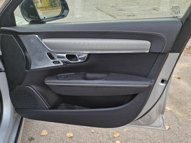 Серый Вольво В90, объемом двигателя 2 л и пробегом 68 тыс. км за 63231 $, фото 17 на Automoto.ua