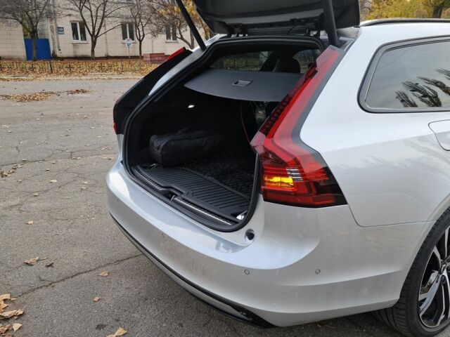 Серый Вольво В90, объемом двигателя 2 л и пробегом 68 тыс. км за 63231 $, фото 9 на Automoto.ua