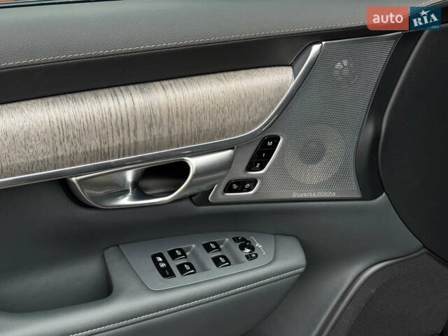 Вольво В90 2023 в Киеве на Automoto.ua Серый Вольво В90, объемом двигателя 1.97 л и пробегом 69 тыс. км за 53000 $, фото 22 на Automoto.ua