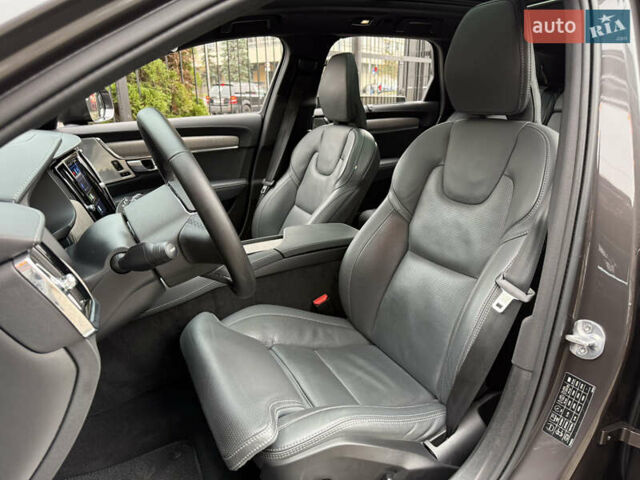 Вольво В90 2023 в Киеве на Automoto.ua Серый Вольво В90, объемом двигателя 1.97 л и пробегом 69 тыс. км за 53000 $, фото 9 на Automoto.ua