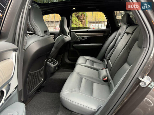 Вольво В90 2023 в Киеве на Automoto.ua Серый Вольво В90, объемом двигателя 1.97 л и пробегом 69 тыс. км за 53000 $, фото 10 на Automoto.ua