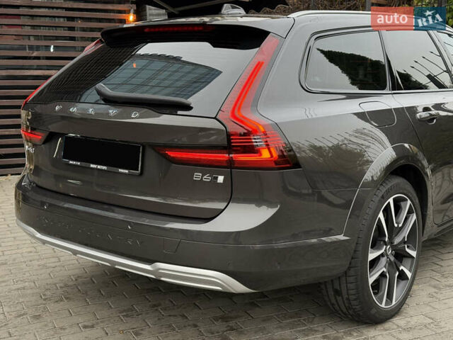 Вольво В90 2023 в Киеве на Automoto.ua Серый Вольво В90, объемом двигателя 1.97 л и пробегом 69 тыс. км за 53000 $, фото 8 на Automoto.ua