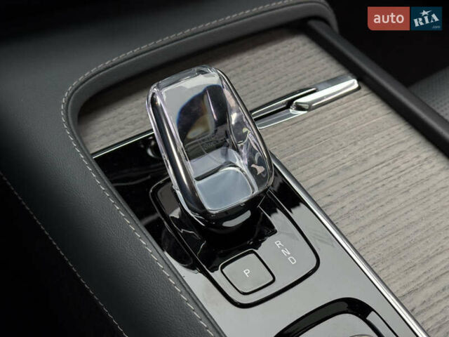 Вольво В90 2023 в Киеве на Automoto.ua Серый Вольво В90, объемом двигателя 1.97 л и пробегом 69 тыс. км за 53000 $, фото 19 на Automoto.ua