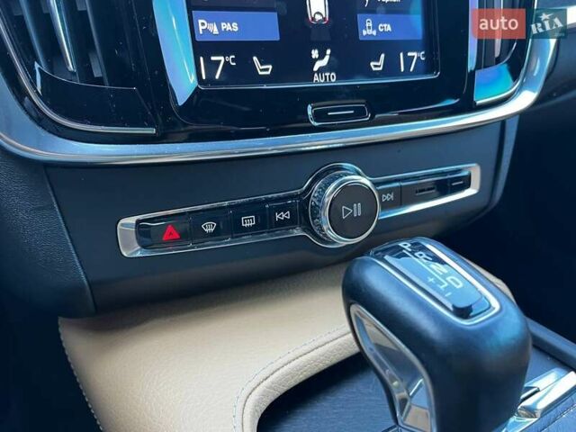 Синій Вольво В90, об'ємом двигуна 1.97 л та пробігом 144 тис. км за 26990 $, фото 32 на Automoto.ua