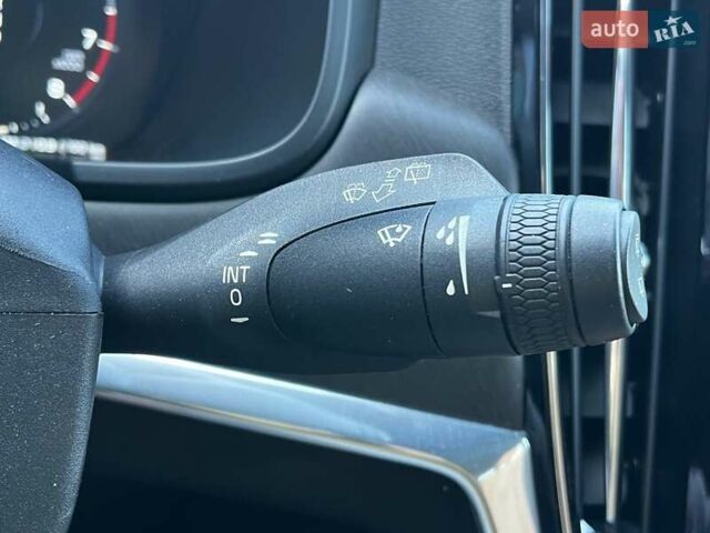 Синій Вольво В90, об'ємом двигуна 1.97 л та пробігом 144 тис. км за 26990 $, фото 22 на Automoto.ua