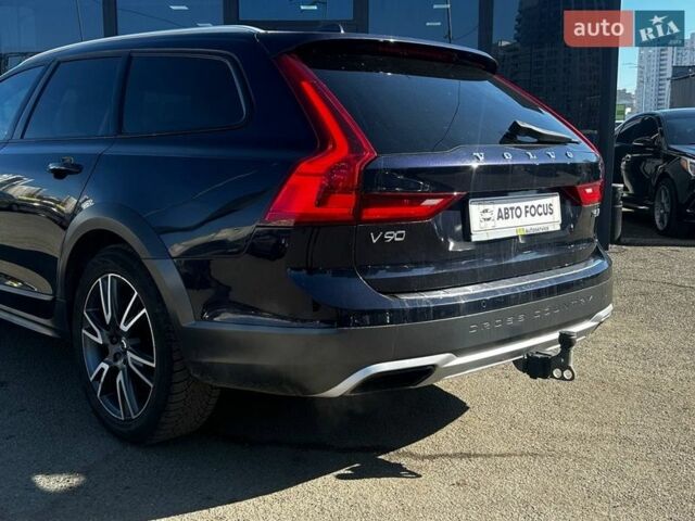 Синій Вольво В90, об'ємом двигуна 1.97 л та пробігом 147 тис. км за 25990 $, фото 4 на Automoto.ua