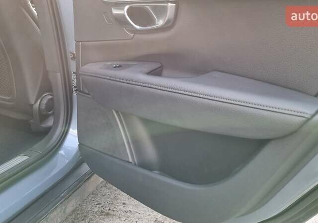 Синій Вольво В90, об'ємом двигуна 1.97 л та пробігом 124 тис. км за 31000 $, фото 24 на Automoto.ua