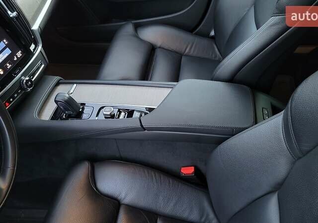 Синий Вольво В90, объемом двигателя 1.97 л и пробегом 57 тыс. км за 46000 $, фото 33 на Automoto.ua