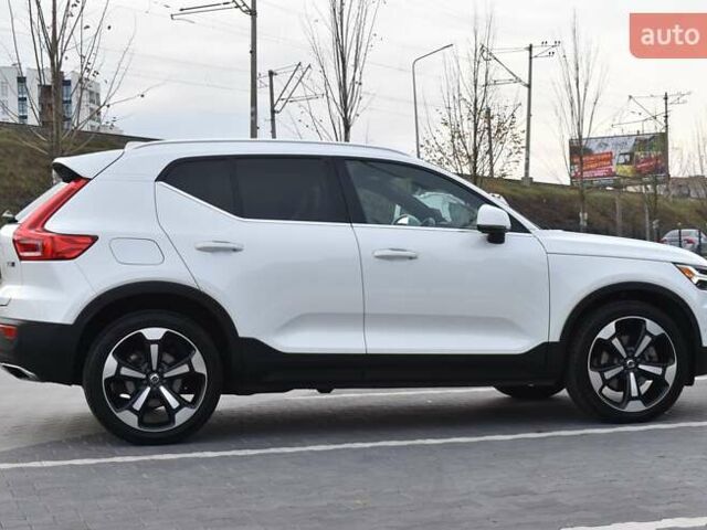Белый Вольво XC40, объемом двигателя 1.97 л и пробегом 97 тыс. км за 27300 $, фото 20 на Automoto.ua