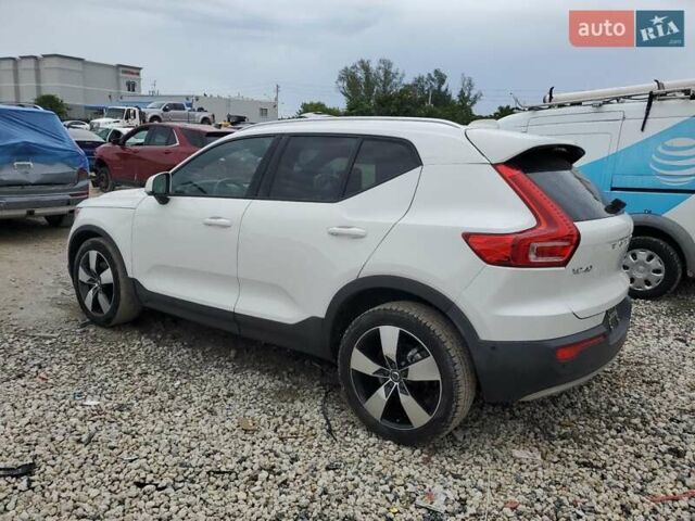 Білий Вольво XC40, об'ємом двигуна 1.97 л та пробігом 105 тис. км за 6800 $, фото 1 на Automoto.ua