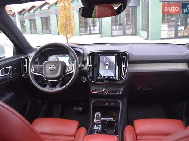 Белый Вольво XC40, объемом двигателя 1.97 л и пробегом 97 тыс. км за 27300 $, фото 11 на Automoto.ua